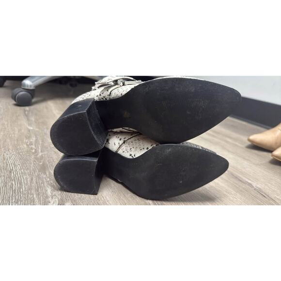 Steve Madden snake skin, white and black heels size 7.5 - Picture 3 of 4